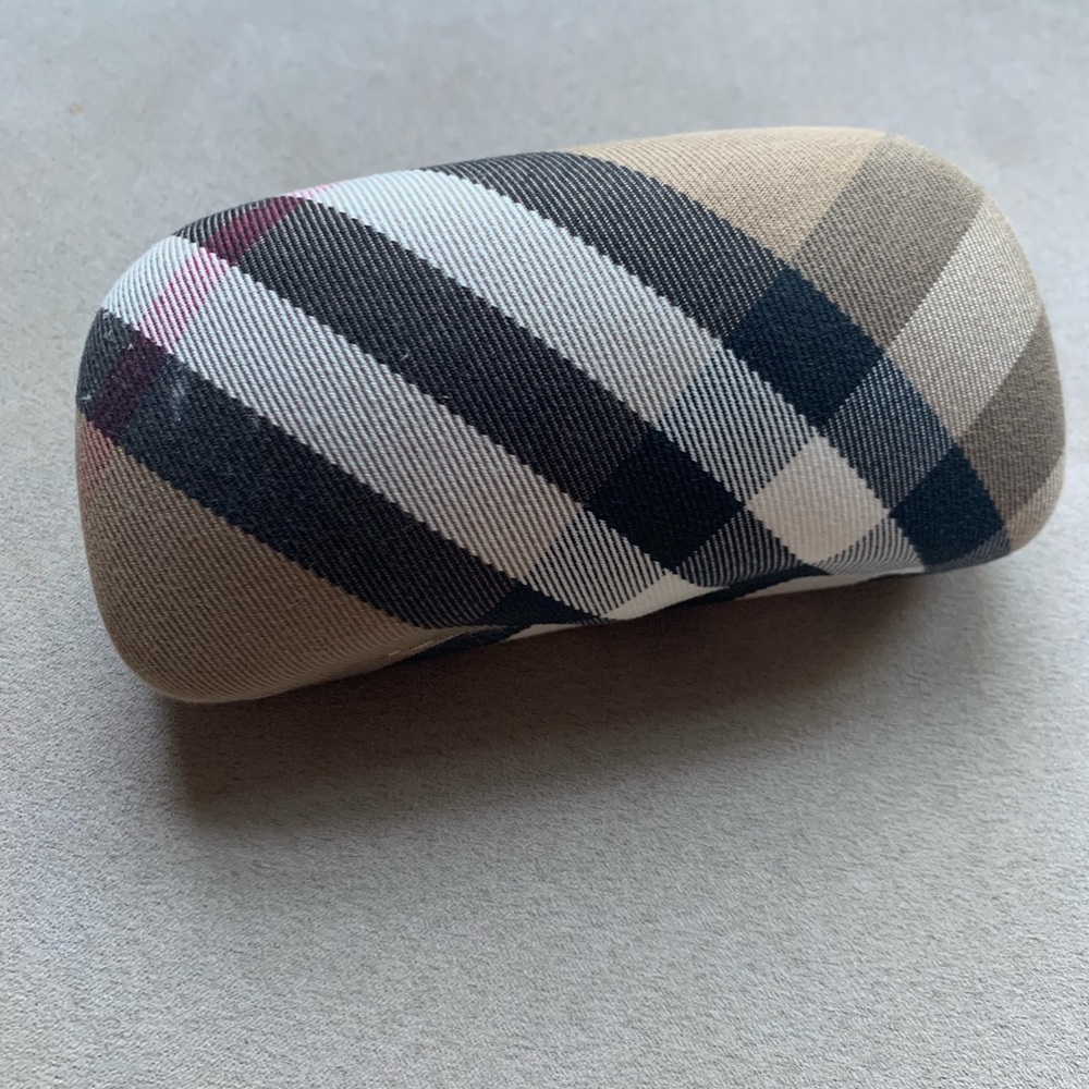 Burberry sunglasses case ONLY